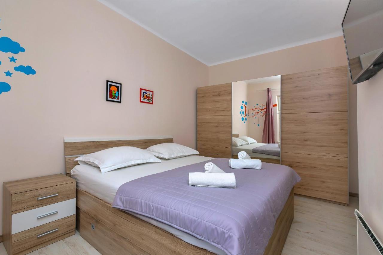 Apartman Montana, Town Centre Макарська Екстер'єр фото