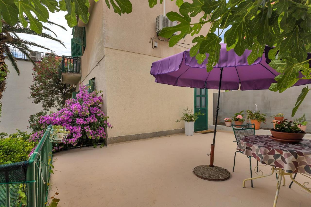 Apartman Montana, Town Centre Макарська Екстер'єр фото